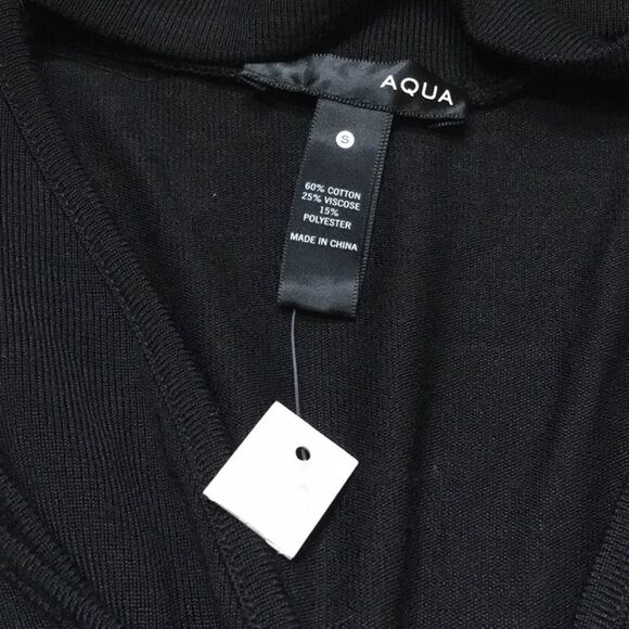 New Aqua V-neck top. NWOT - Picture 6 of 6